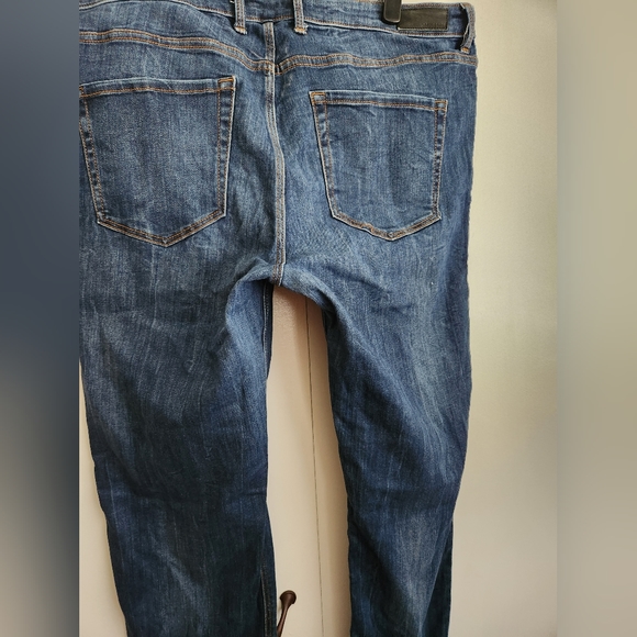 Bootlegger size 34 waist, 33 length dark wash mid rise skinny jeans - Picture 3 of 6